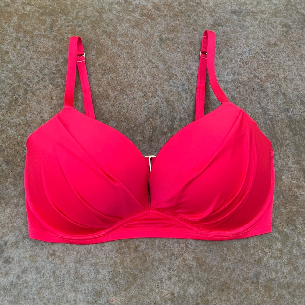 NWOT Victoria’s Secret Swim Top Angel Convertible